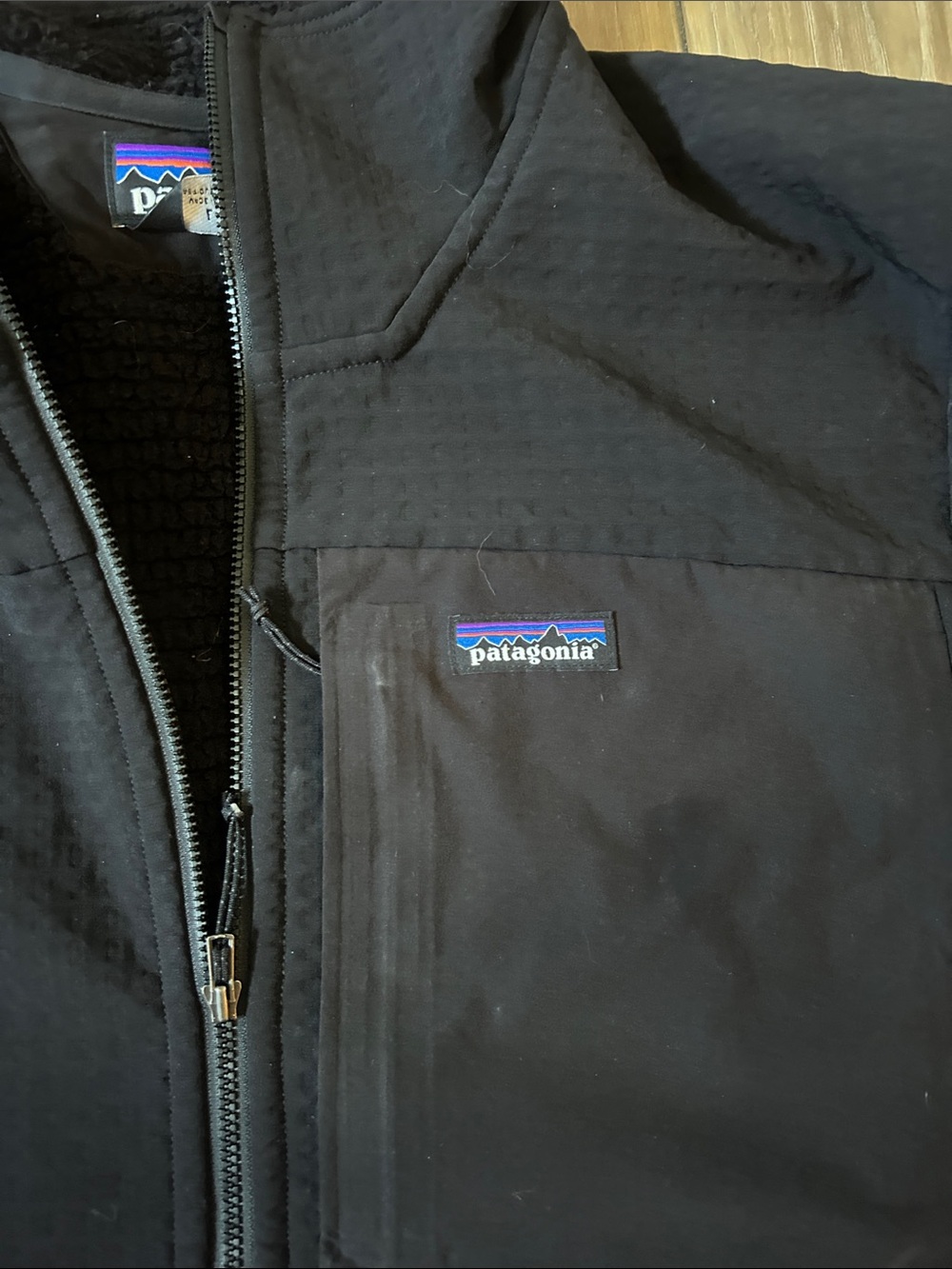 Patagonia Men's Black Full-Zip Performance Jacket - Picture 2 of 3